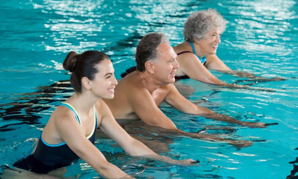 piscine doux pour les articulations senior